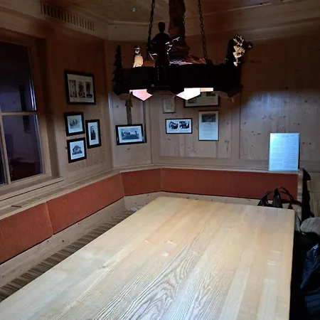 Brend Und Отель *